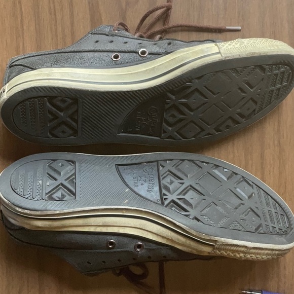 Distressed Leather Converse All Stars - Picture 2 of 3